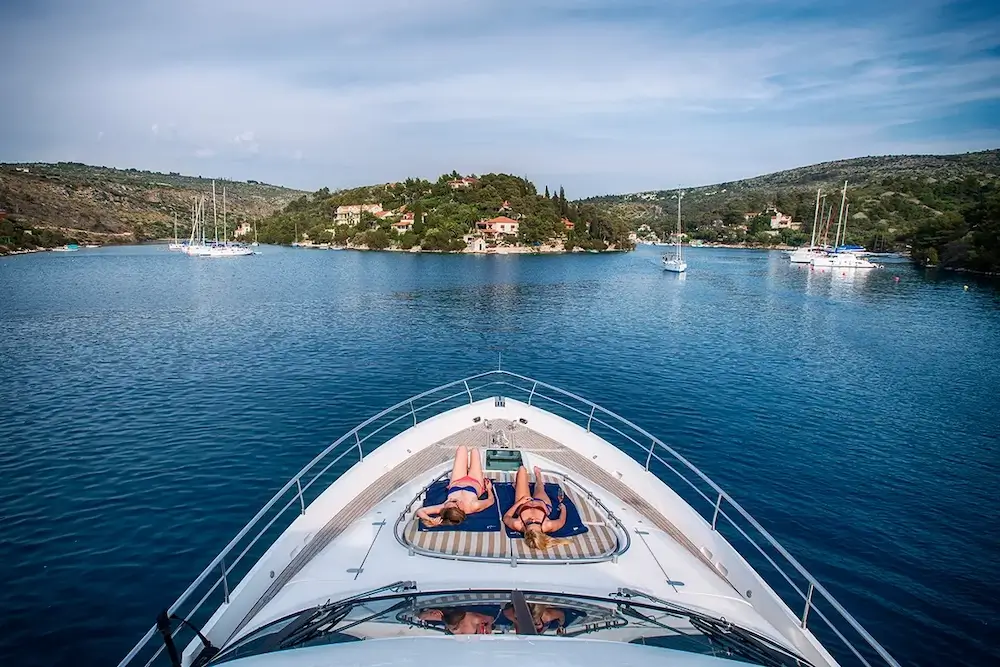 How Do I Choose The Right Yacht For My Group's Needs 1
